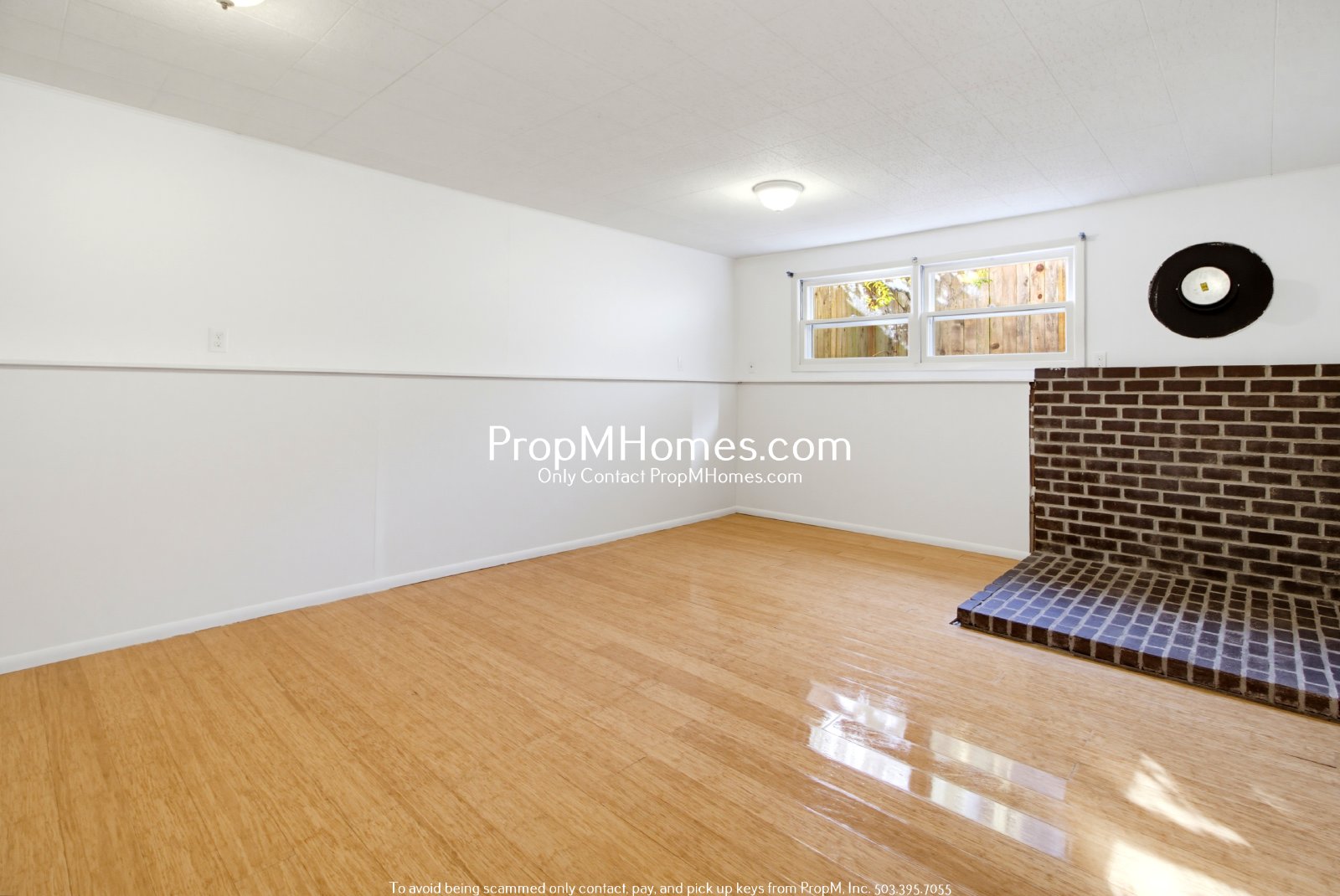 Lovely 3 Bedroom Gresham Home with Fireplace, Deck & Fenced Yard property image