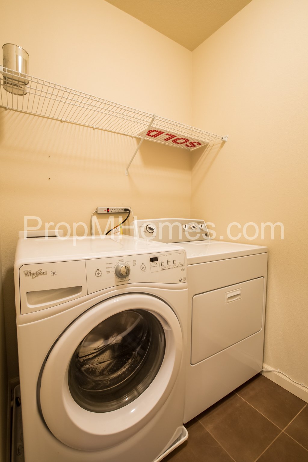 Great Views! Beautiful Two Bedroom, Two Bath Condo - Top Floor, End Unit! property image