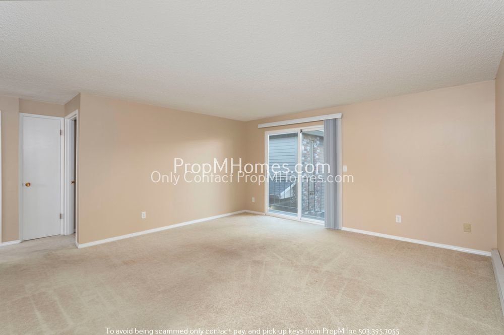 Charming Two Bedroom Unit in Multnomah Village! property image