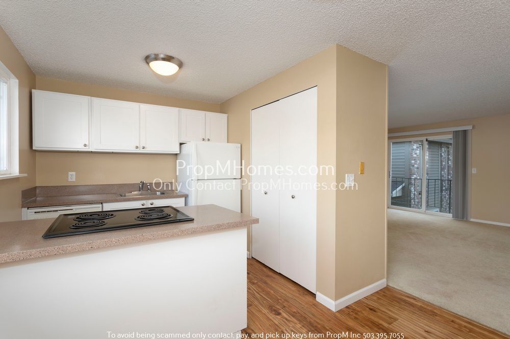 Charming Two Bedroom Unit in Multnomah Village! property image