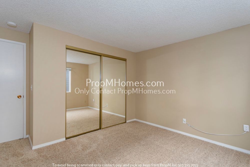 Charming Two Bedroom Unit in Multnomah Village! property image