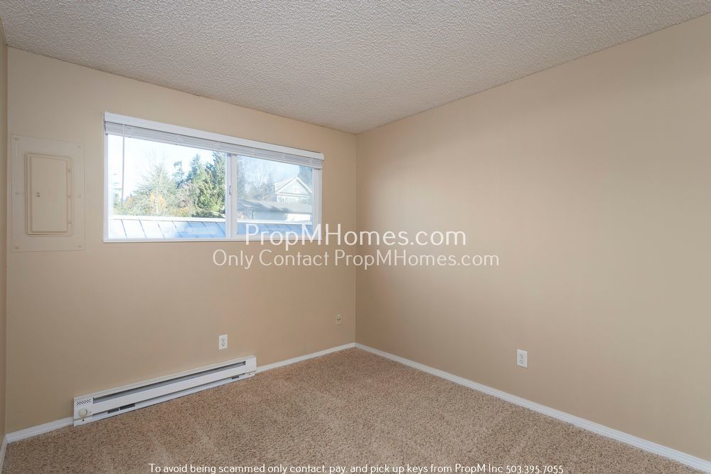 Charming Two Bedroom Unit in Multnomah Village! property image