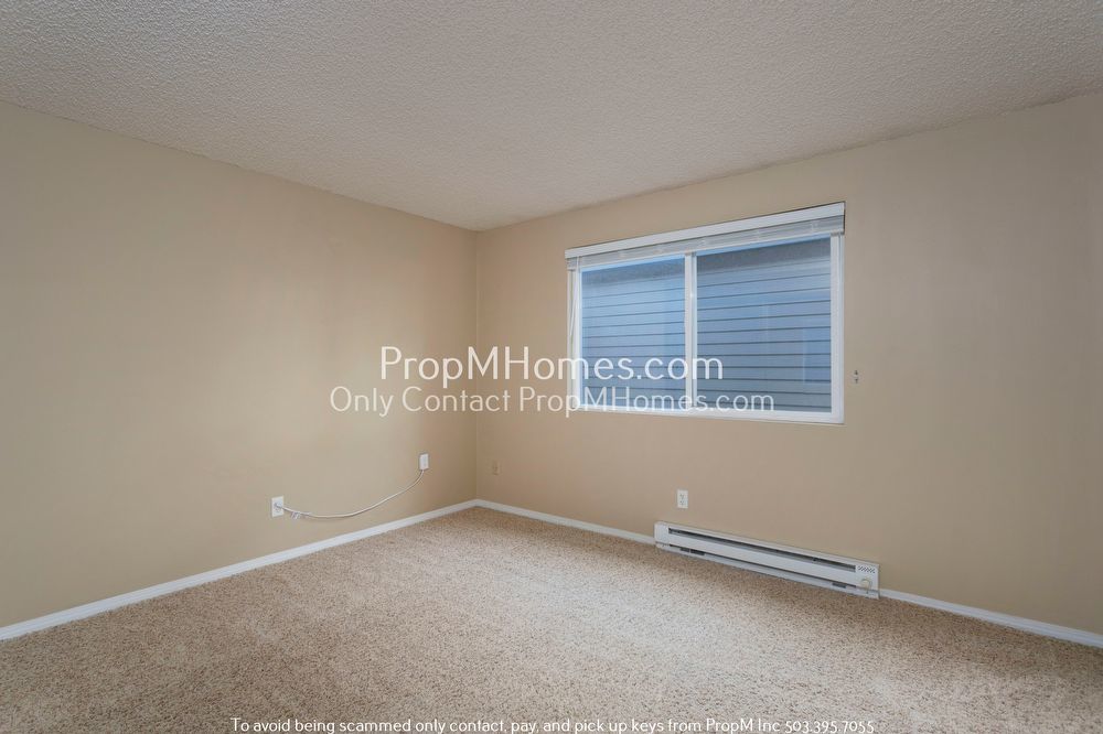 Charming Two Bedroom Unit in Multnomah Village! property image