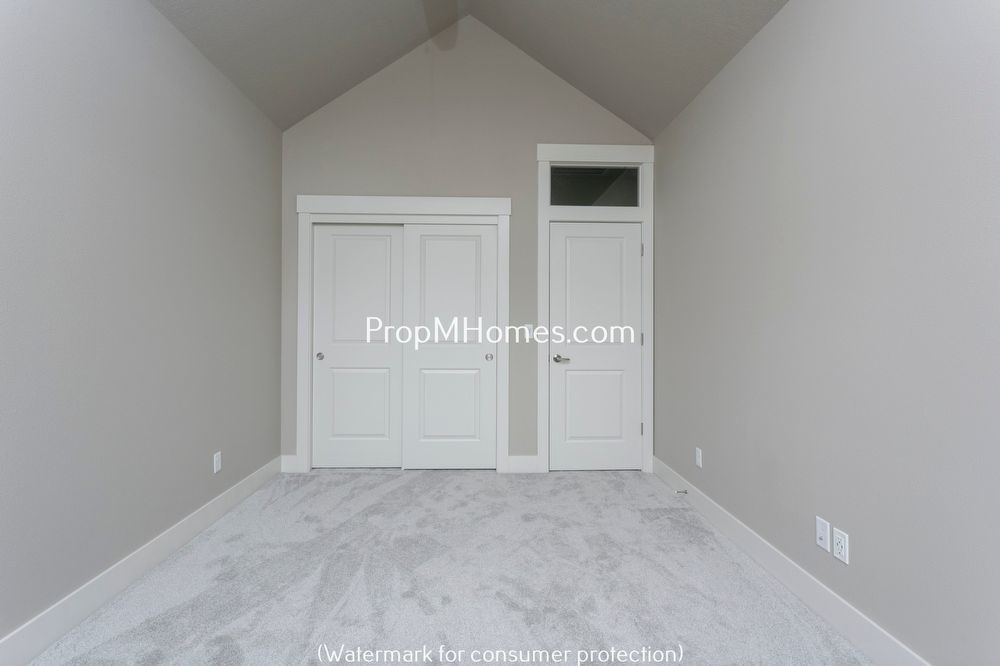 Stunning Craftsmanship In this Three Bedroom Townhome In Damascus! property image