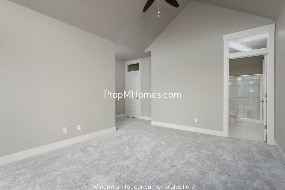 Stunning Craftsmanship In this Three Bedroom Townhome In Damascus! property image