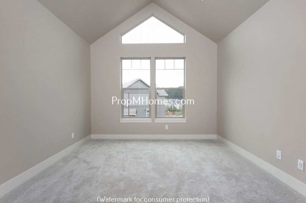 Stunning Craftsmanship In this Three Bedroom Townhome In Damascus! property image