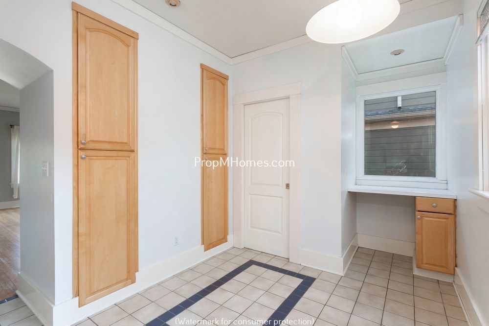 Charming Two Bedroom Bungalow In The Heart Of Sellwood! property image