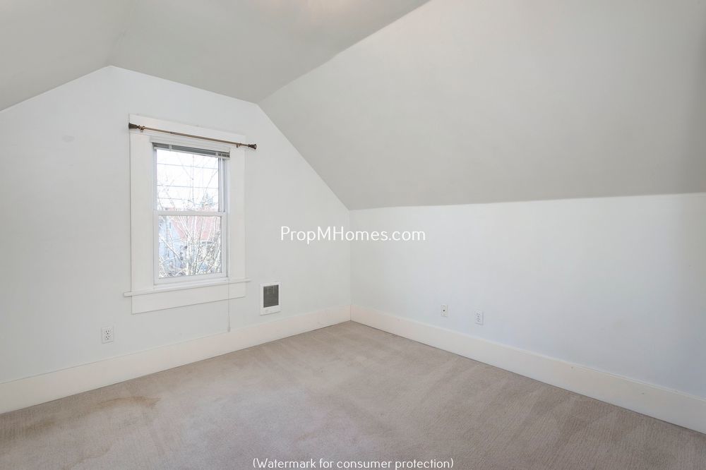 Charming Two Bedroom Bungalow In The Heart Of Sellwood! property image