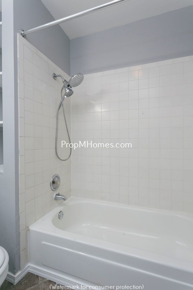 Discover Modern Comforts & Garden Serenity in Foster-Powell! property image