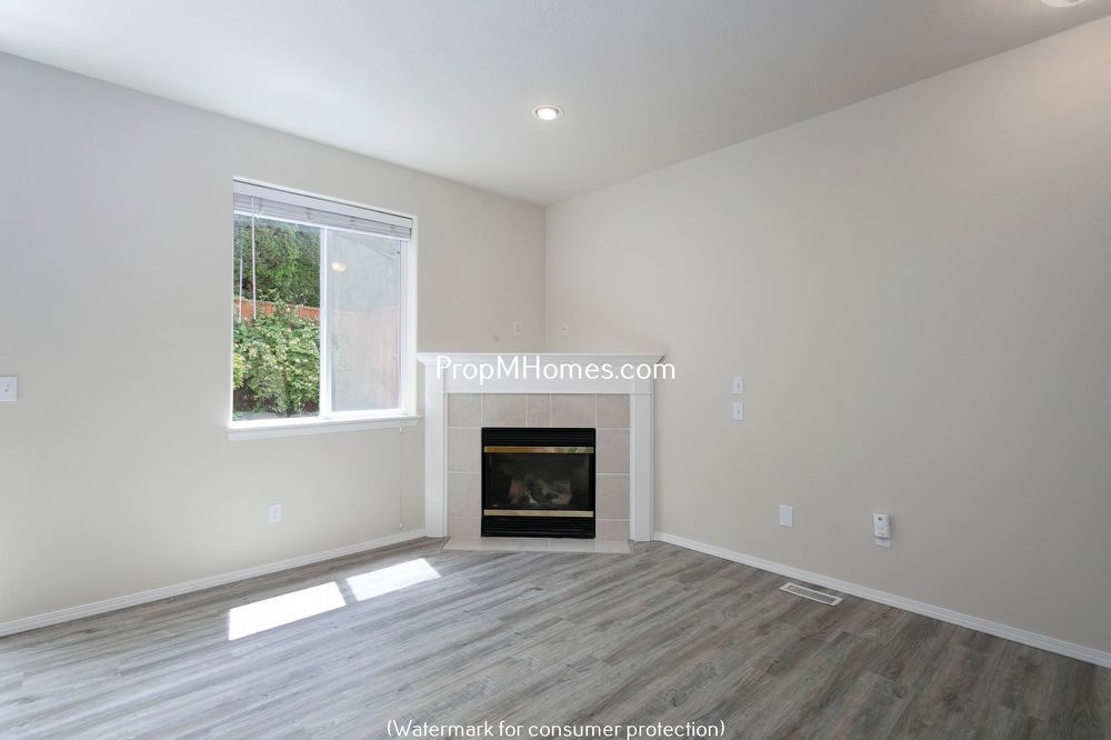 Great Farmington Townhouse in Quaint Little Neighborhood! property image