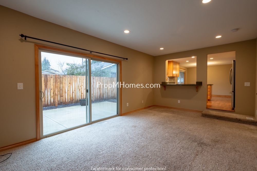 Lovely Ranch Style Three Bedroom Home In Tualatin! property image