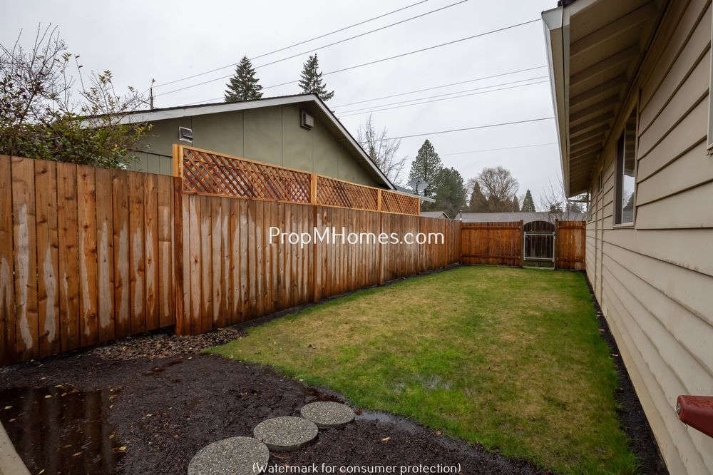 Lovely Ranch Style Three Bedroom Home In Tualatin! property image