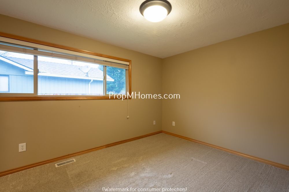 Lovely Ranch Style Three Bedroom Home In Tualatin! property image
