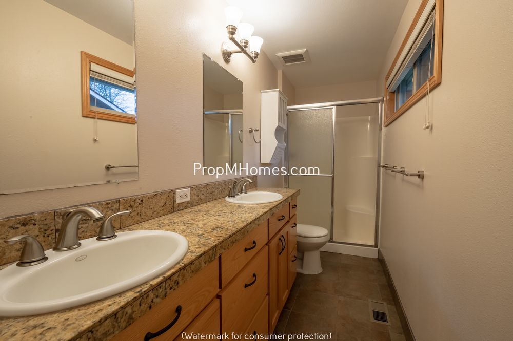 Lovely Ranch Style Three Bedroom Home In Tualatin! property image