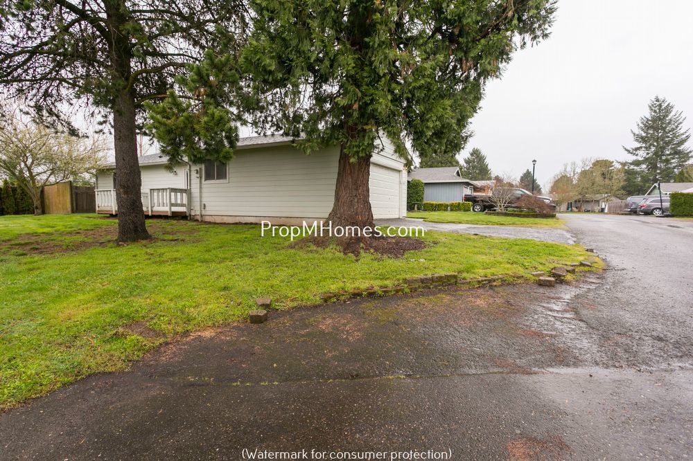 Terrific Three Bedroom Beaverton Ranch Home - Close to Nike! property image