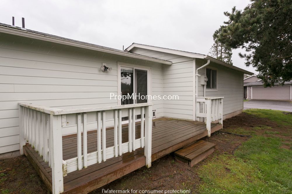 Terrific Three Bedroom Beaverton Ranch Home - Close to Nike! property image
