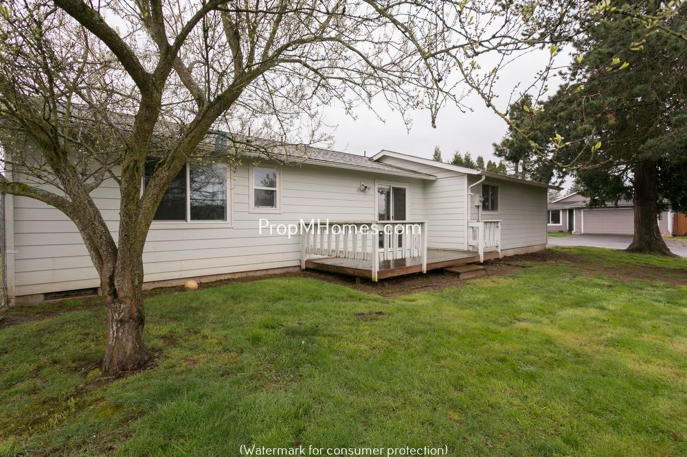 Terrific Three Bedroom Beaverton Ranch Home - Close to Nike! property image