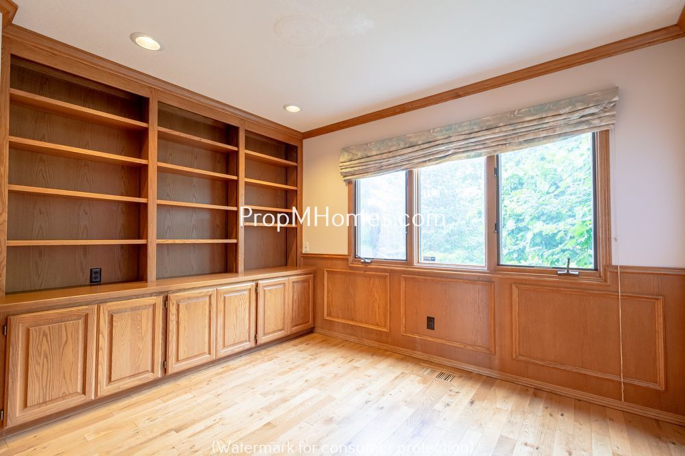 Discover Tranquil Living in Northwest Heights! property image