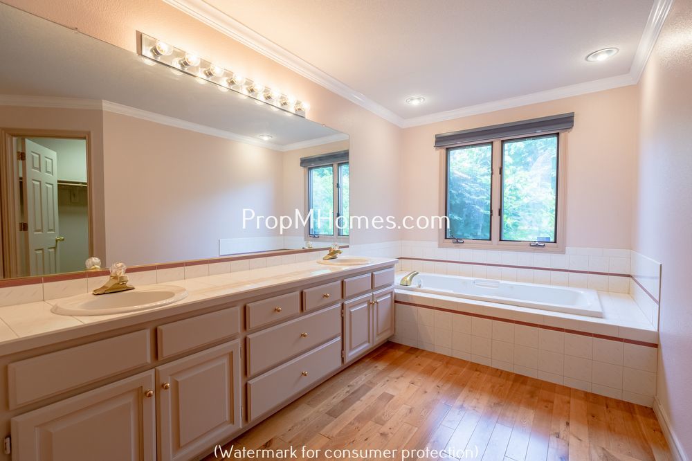 Discover Tranquil Living in Northwest Heights! property image