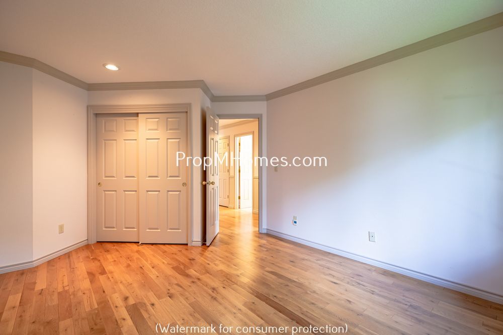 Discover Tranquil Living in Northwest Heights! property image
