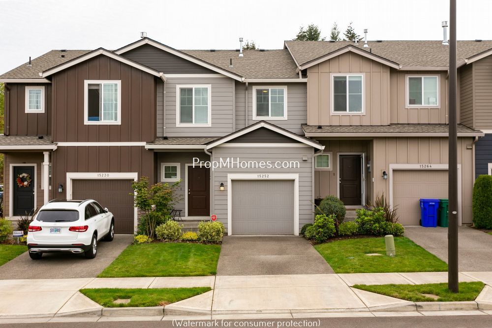 Beautiful Damascus Three Bedroom Townhome In Wind Swept Waters! property image