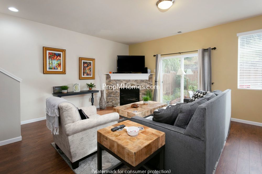 Beautiful Damascus Three Bedroom Townhome In Wind Swept Waters! property image