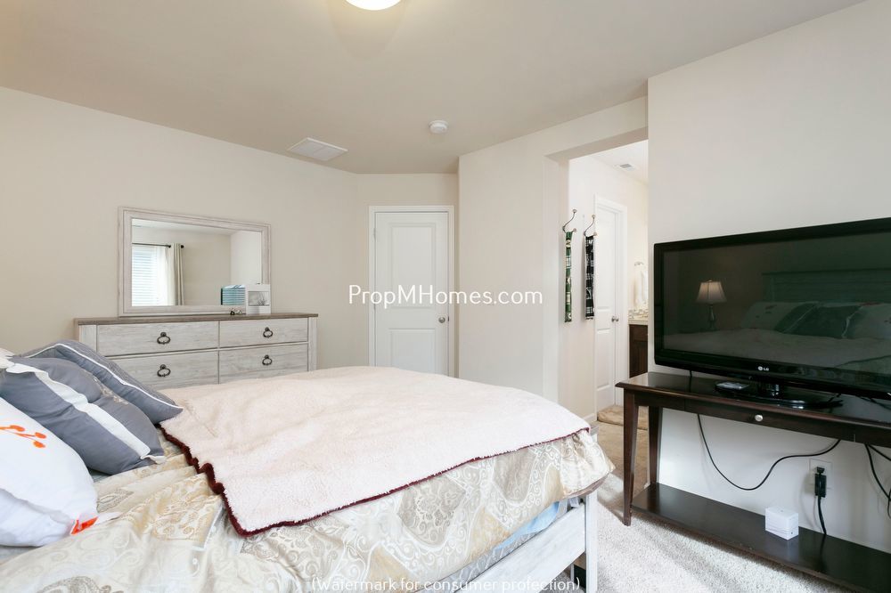 Beautiful Damascus Three Bedroom Townhome In Wind Swept Waters! property image