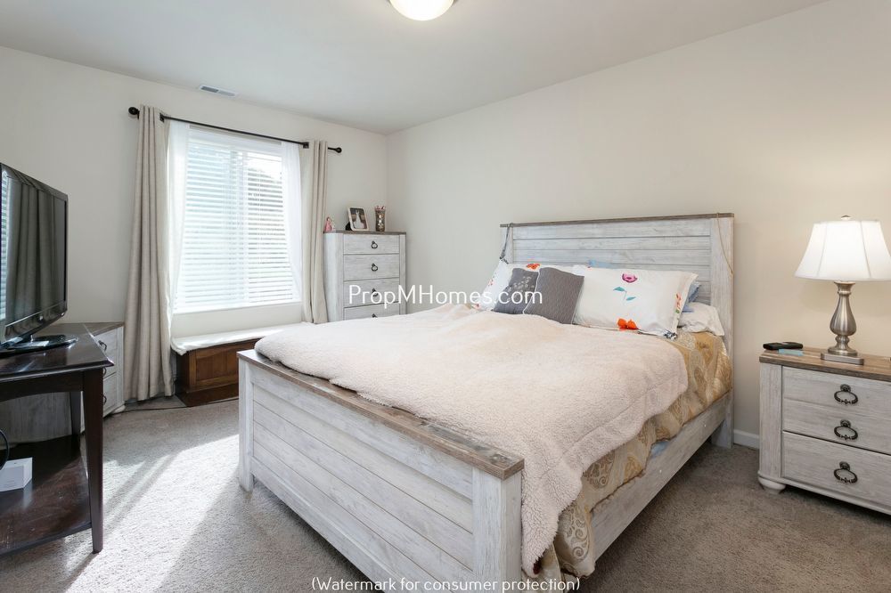 Beautiful Damascus Three Bedroom Townhome In Wind Swept Waters! property image