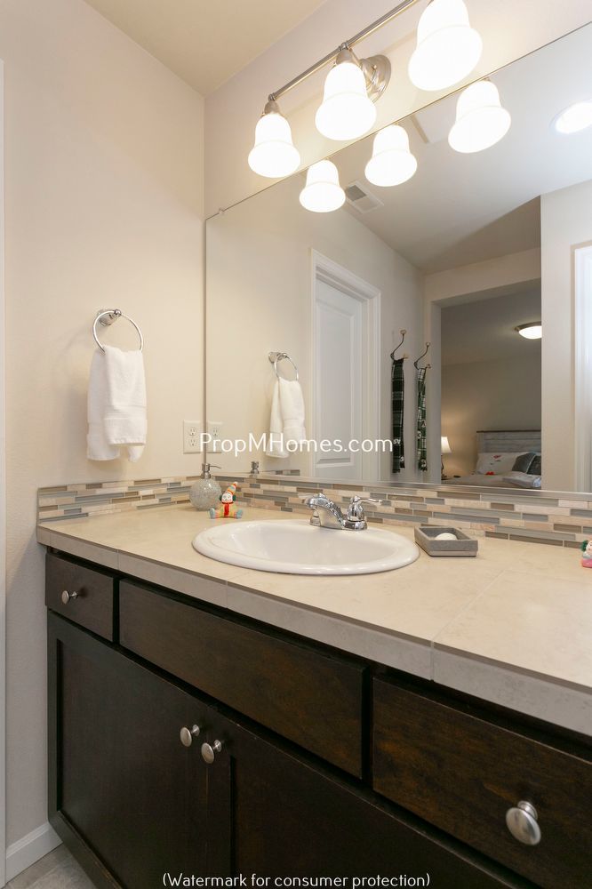 Beautiful Damascus Three Bedroom Townhome In Wind Swept Waters! property image