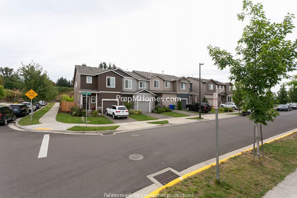Beautiful Damascus Three Bedroom Townhome In Wind Swept Waters! property image