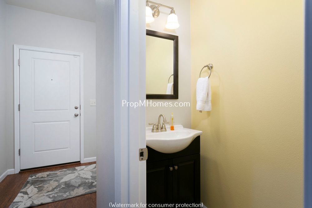 Beautiful Damascus Three Bedroom Townhome In Wind Swept Waters! property image