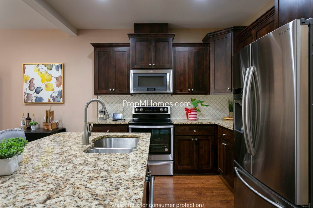 Beautiful Damascus Three Bedroom Townhome In Wind Swept Waters! property image