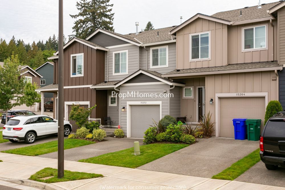 Beautiful Damascus Three Bedroom Townhome In Wind Swept Waters! property image