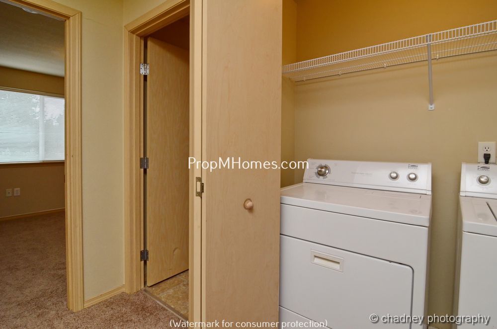 Spacious SE Portland 3 Bedroom Townhouse In Powellhurst-Gilbert Neighborhood property image