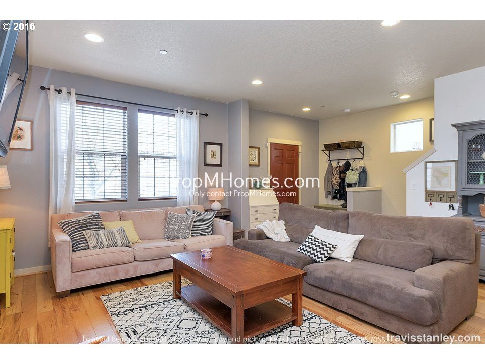 Three Bedroom Home In Desirable Villebois Community! RENT SPECIAL property image