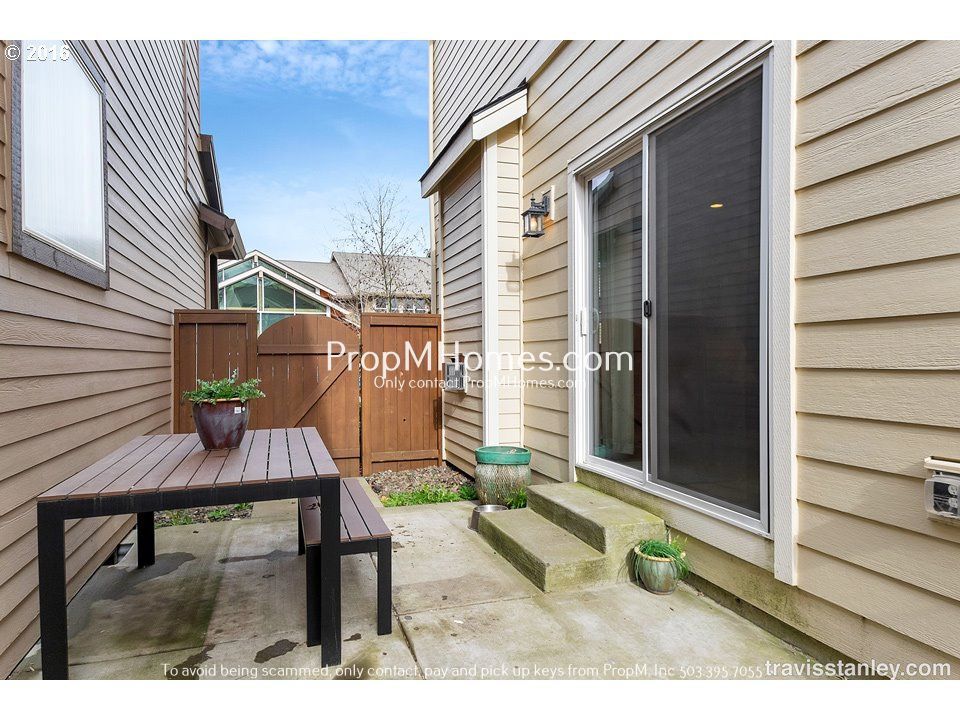 Three Bedroom Home In Desirable Villebois Community! RENT SPECIAL property image