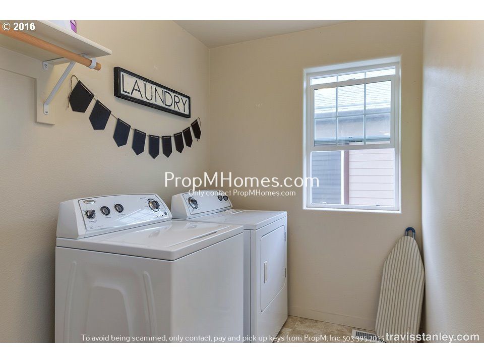 Three Bedroom Home In Desirable Villebois Community! RENT SPECIAL property image