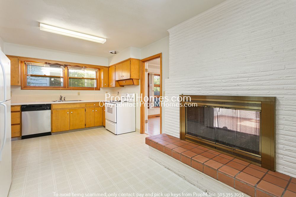 Spacious Mid-Century Three Bedroom Home In Woodstock! property image