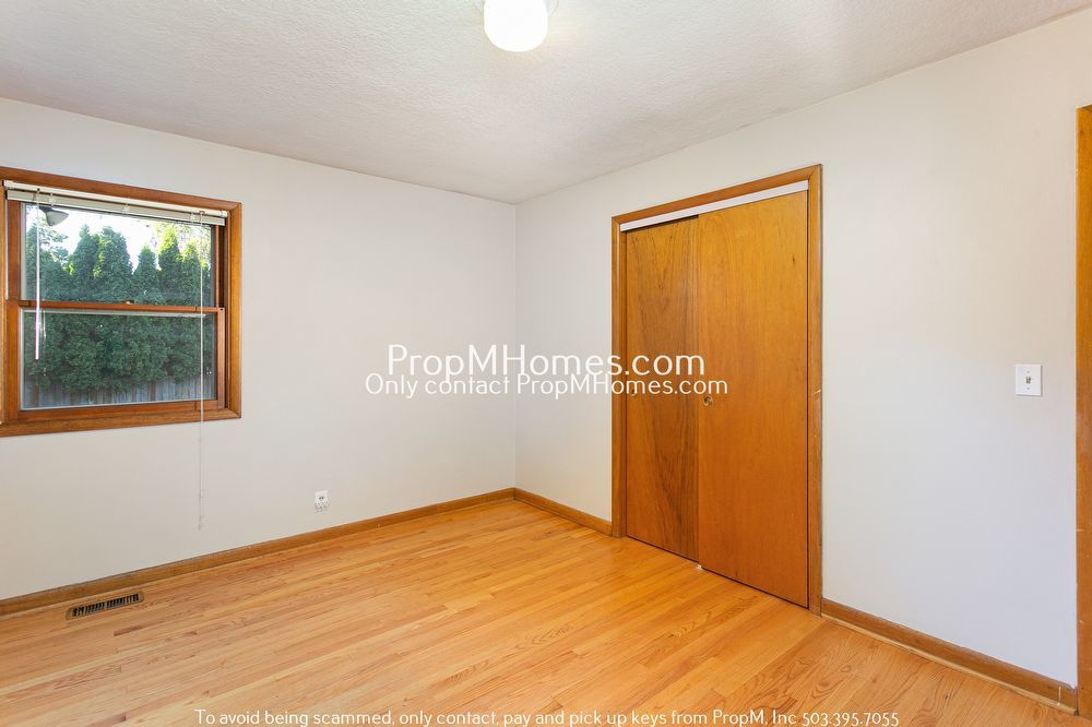 Spacious Mid-Century Three Bedroom Home In Woodstock! property image