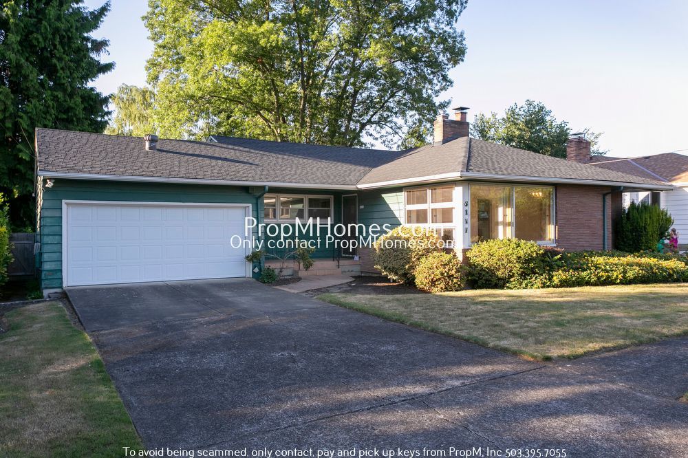 Spacious Mid-Century Three Bedroom Home In Woodstock! property image