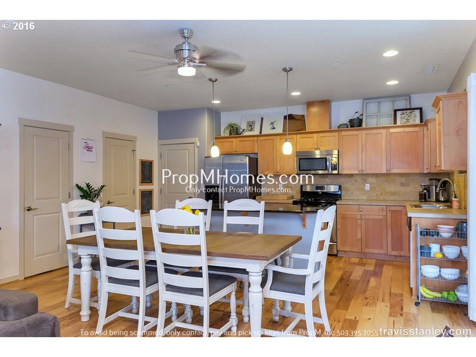 Three Bedroom Home In Desirable Villebois Community! RENT SPECIAL property image