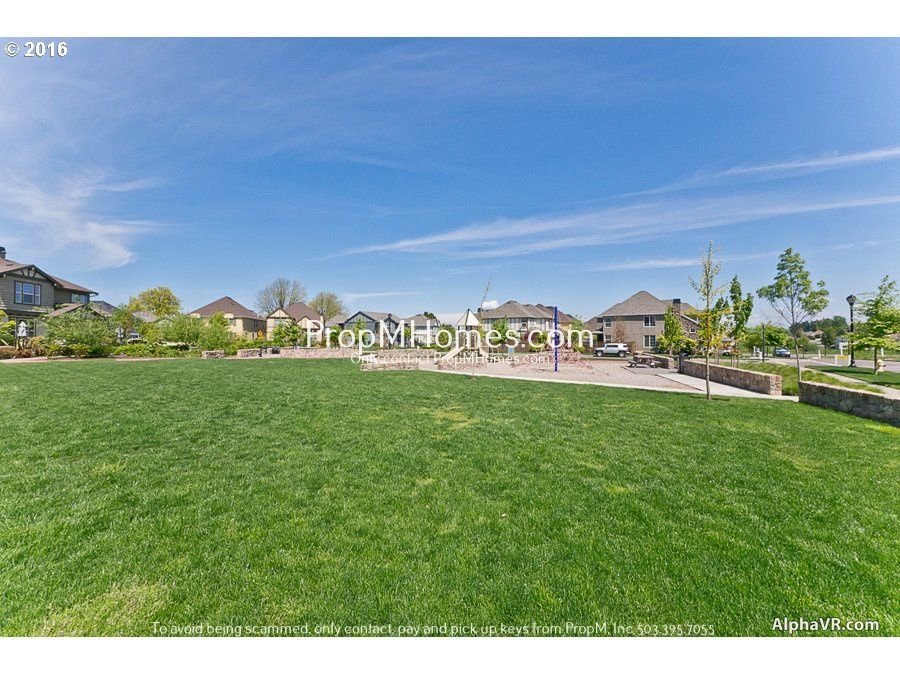 Three Bedroom Home In Desirable Villebois Community! RENT SPECIAL property image