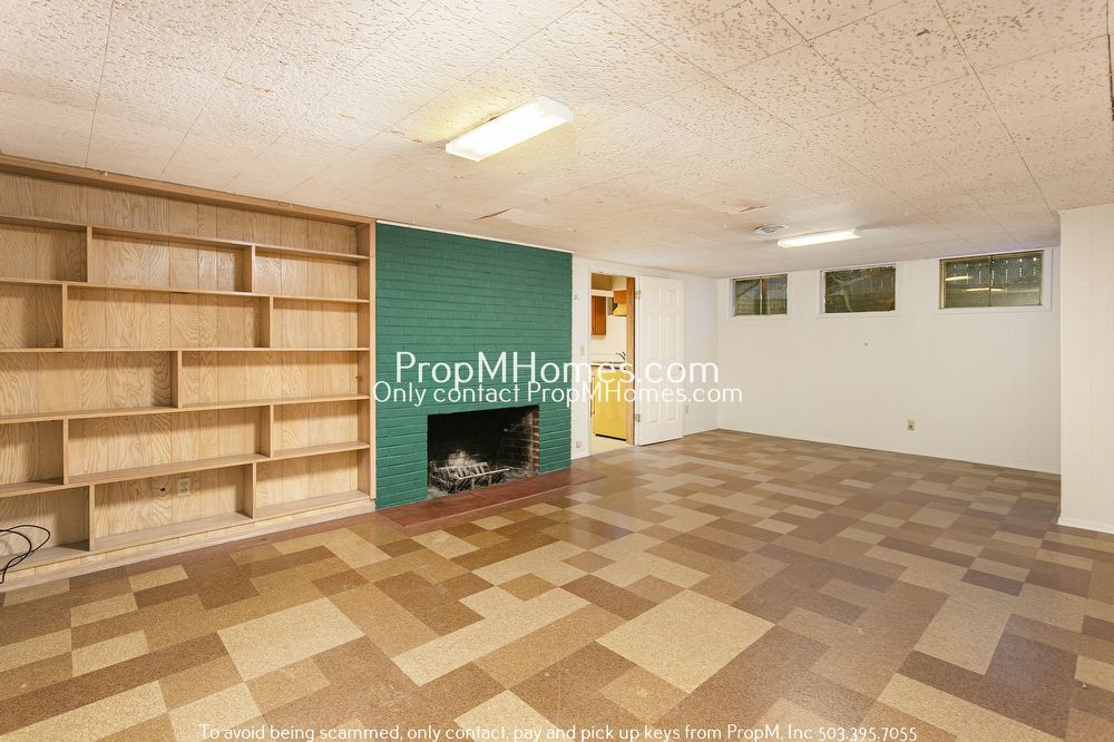 Spacious Mid-Century Three Bedroom Home In Woodstock! property image