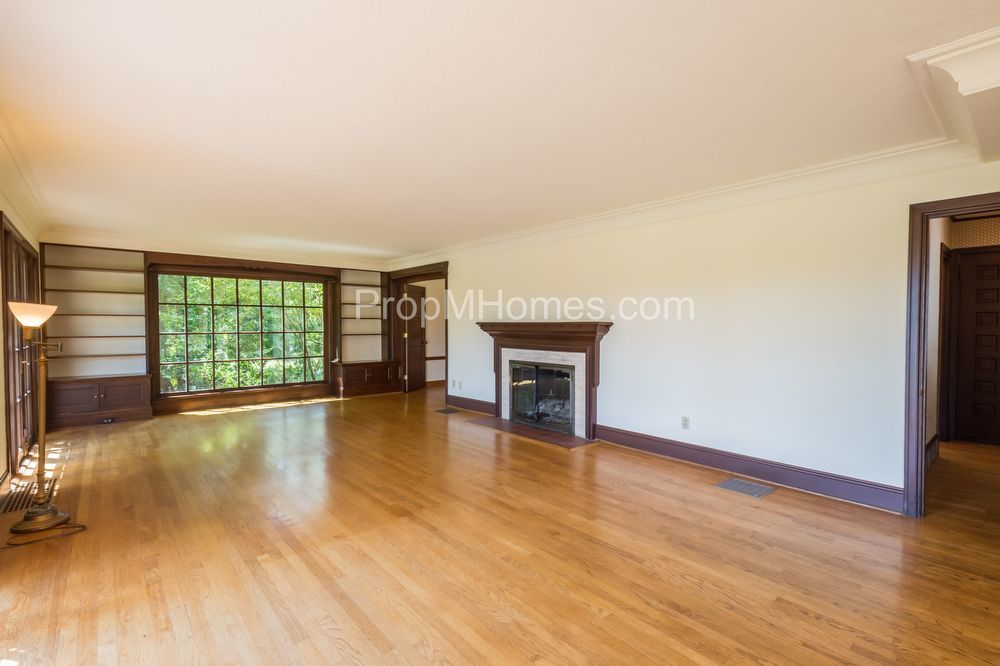 Riverfront Perfection - Charming 3 Bedroom Lake Oswego Home! property image
