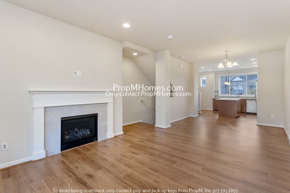 Gorgeous Two Bedroom Townhome In Sherwood! property image