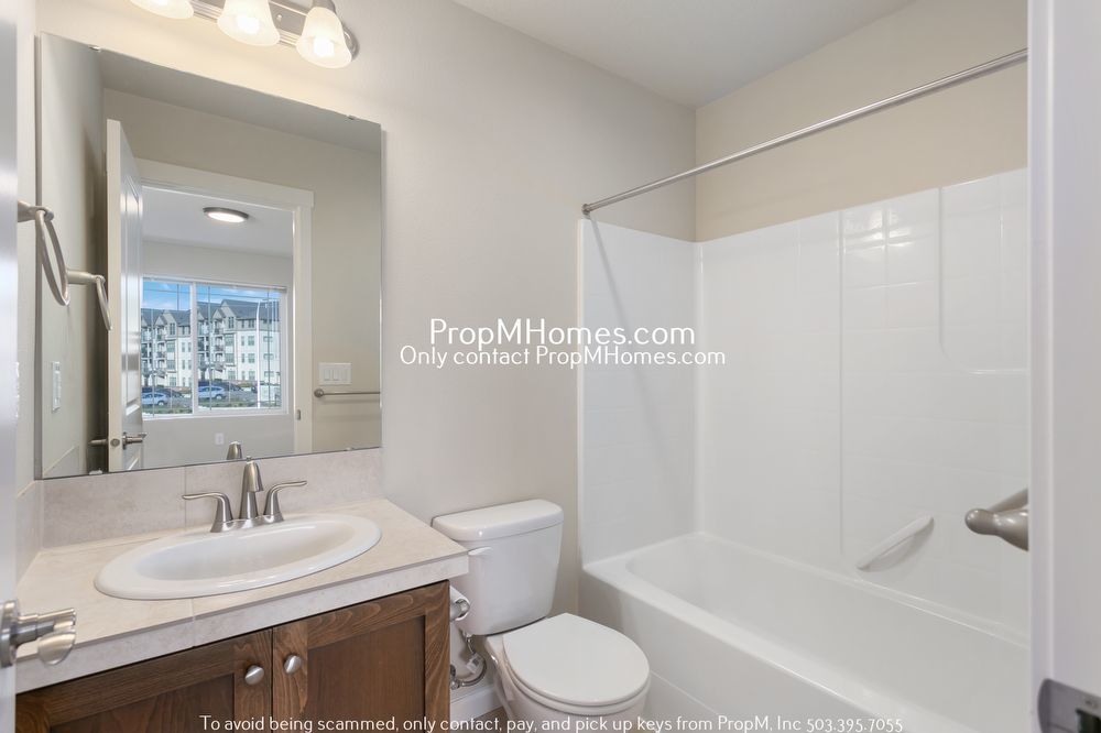 Gorgeous Two Bedroom Townhome In Sherwood! property image