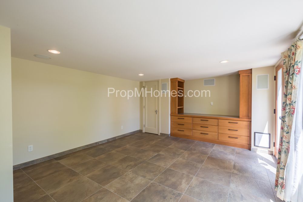 Riverfront Perfection - Charming 3 Bedroom Lake Oswego Home! property image