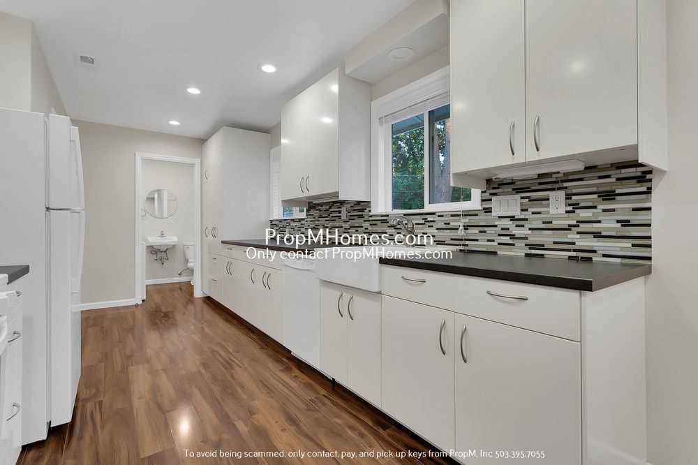 Walking Distance To Nike - Updated Three Bedroom Single Level! property image