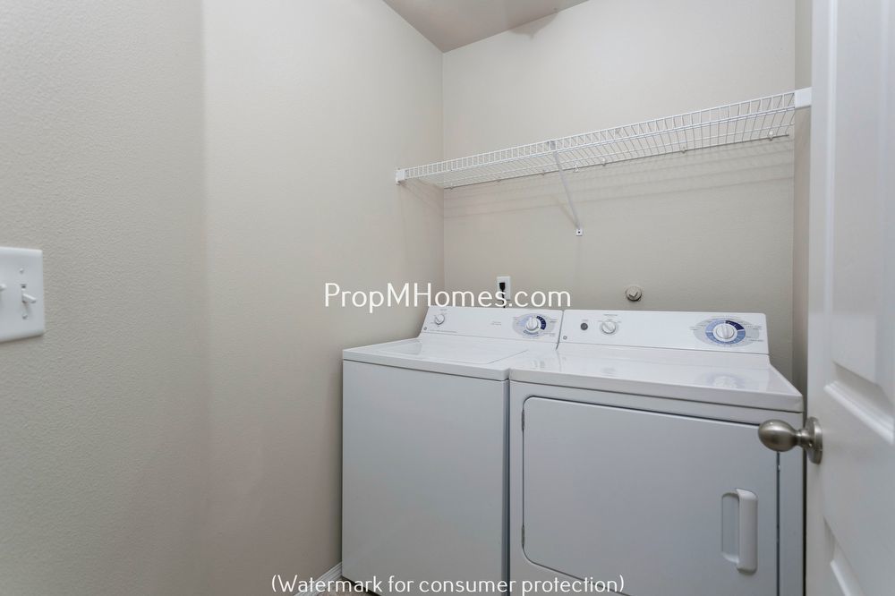 Adorable Three Bedroom Home In SE Portland - With A Spacious Backyard! property image