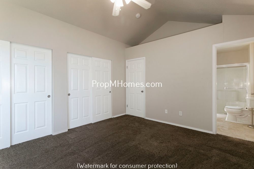 Adorable Three Bedroom Home In SE Portland - With A Spacious Backyard! property image